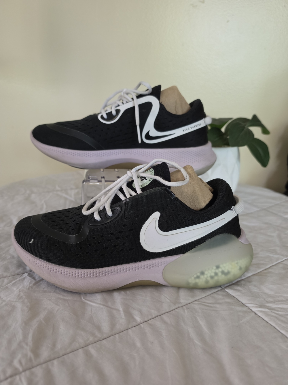 Nike Joyride Run Black and Pale Pink Knit Sneakers Women's Size 6.5